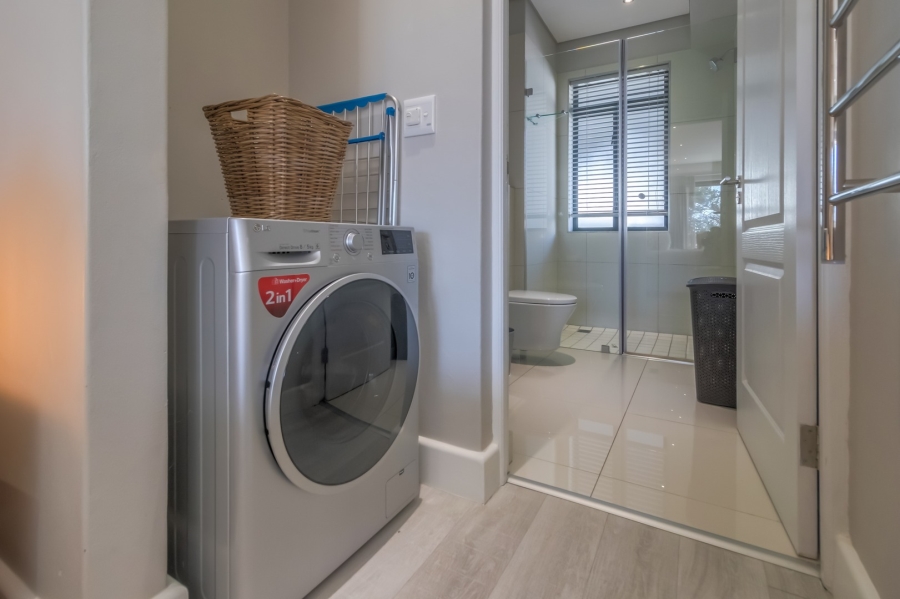 To Let 2 Bedroom Property for Rent in Paardevlei Western Cape